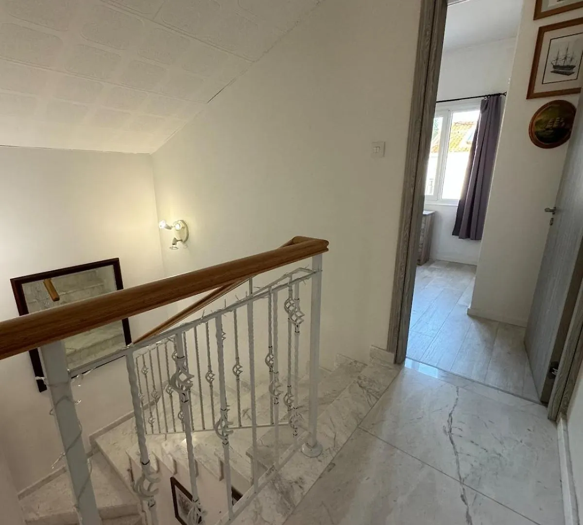 Seaside Serenity Villa 拉纳卡 度假居